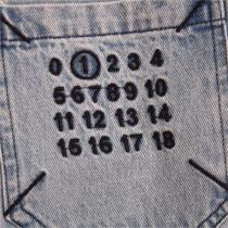 2026定番秋冬トレンド メゾン マルジェラ コピー デニム ジャケット 落書き ロゴ 定番 Maison Margiela 刺繍 レトロ