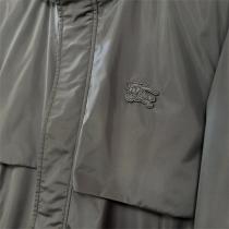 主役級の存在感 BURBERRY 偽物 ダウンジャケット 防水性 防風性 立体 ロゴ ワッペン BURBERRY