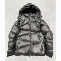 綺麗に決まる モンクレール 偽物 ダウンジャケット YONNE フード付き メンズ 2色 MONCLER