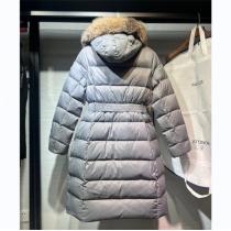 軽量性アップ↑↑モンクレール 偽物 ダウンジャケット 毛 帽子 シルエットベルト レディース MONCLER