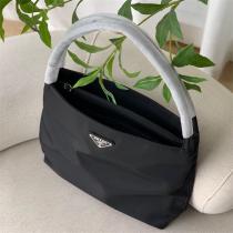 トレンド最新モデル プラダ スーパーコピー トートバッグ ナイロン ロゴ ミディアム PRADA