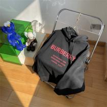 王道のアイテム BURBERRY 偽物 パーカー ロゴ プリント フード付き ゆったり バーバリー