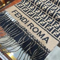 上質な生地感と着心地 フェンディ スーパー コピー マフラー モノグラム 柄 程よい厚み FENDI 