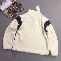 芸能人愛用 MONCLER 偽物 トレーナー フロントジップ モンクレール 肩が落ちた モンクレール