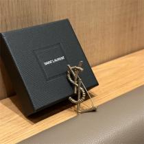23/24秋冬トレンド☆YSLブローチ人気Saint Laurent イヴ・サンローラン コピーファッション性抜群上品