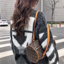 肌に優しい Off-White コピー セーター グラデーションカラー 矢印 モヘア 3色 オフホワイト