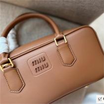 魅力的アイテム MIUMIU コピー ハンドバッグ コーヒー 可愛い レディース 2WAY ミュウミュウ