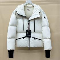 冬のお勧め♡♡MONCLER 偽物 ダウンジャケット Airy 3D ロゴ フード付き 2色 モンクレール