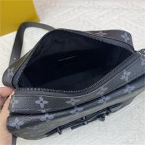 【M45585】LOUIS VUITTON コピー メッセンジャーバッグ New Classicsシリーズ Monogram ルイヴィトン
