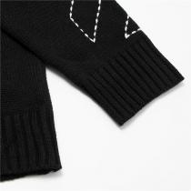 こなれ感抜群新品 オフホワイト 偽物 セーター 刺繡 矢印 ロゴ ユニセックス Off-White ニット