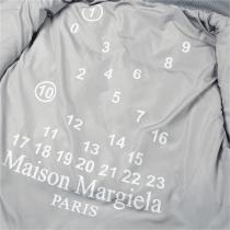 保温性OK Maison Margiela コピー ダウンベスト 防寒 数字 ロゴ プリント 軽量 メゾン マルジェラ
