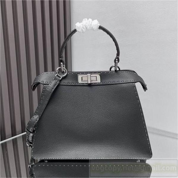 ひとひねり☆フェンディ スーパーコピー ハンドバッグ ピーカブーセレリア スモール FENDI