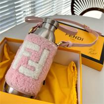 トレンド FENDI スーパーコピー ボトルカバー ボトル付 500ml FFロゴ フリース フェンディ