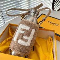 トレンド FENDI スーパーコピー ボトルカバー ボトル付 500ml FFロゴ フリース フェンディ