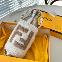 トレンド FENDI スーパーコピー ボトルカバー ボトル付 500ml FFロゴ フリース フェンディ