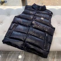 スイッチシーズン MONCLER コピー ダウンベスト メンズ ワッペン ハイネック モンクレール