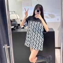 オーセンティックな夏コーデ FENDI コピー Ｔシャツ フェンディ モノグラム FFロゴ クルーネック