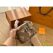 2026人気色❤️ルイ・ヴィトンバッグスーパーコピーLOUIS VUITTON VANITY PM収納性抜群モノグラムバッグ