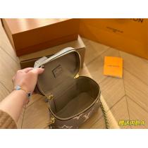 2026人気色❤️ルイ・ヴィトンバッグスーパーコピーLOUIS VUITTON VANITY PM収納性抜群モノグラムバッグ