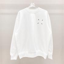 フィット Maison Margiela スーパーコピー トレーナー ロゴ プリント 2色 メゾン マルジェラ
