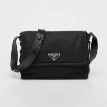 芸能人愛用 プラダ スーパーコピー ショルダーバッグ パデッドRe-Nylon PRADA 