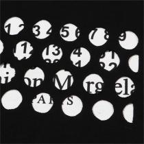 メゾン マルジェラ コピー Ｔシャツ 切り抜き ロゴ プリント イノベーティブデザイン Maison Margiela