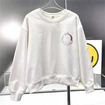 ☆辰年限定☆MONCLER コピー トレーナー 純綿生地 ロゴ 貼り付け 日常コーデ モンクレール