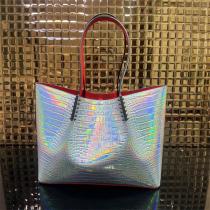 洗練された魅力 クリスチャンルブタン コピー トートバッグ エンボスロゴ レーザー Christian Louboutin