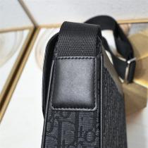2026年新作入荷 DIOR スーパーコピー メッセンジャーバッグ Oblique ロゴ プリント ディオール