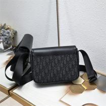 2026年新作入荷 DIOR スーパーコピー メッセンジャーバッグ Oblique ロゴ プリント ディオール