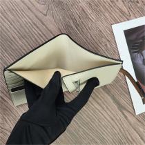 長く愛用できる ロエベ スーパーコピー 財布 バーティカル ウォレット ソフトグレインカーフ LOEWE