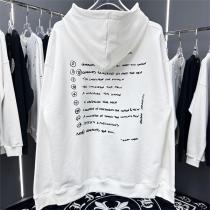 爽やかな印象 メゾン マルジェラ 偽物 パーカー ロゴプリント 落書き 手書き風 ロゴ  Maison Margiela