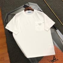 2026新作 プラダ スーパーコピー Ｔシャツ 三角 メタル ロゴ 純綿生地 ポケット PRADA