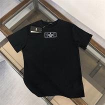 2026最新作 フェンディ コピー Ｔシャツ 切手 ロゴ プリント 2色 コット...