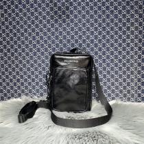 2026大容量☆Balenciaga バレンシアガスーパーコピー Explorer ボディバッグ 斜め掛けバッグ  通勤 通学 カジュアル 