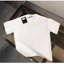 人気定番作 プラダ スーパーコピー Ｔシャツ エンボス 加工 ロゴ 純綿生地 3色 男女兼用 PRADA 