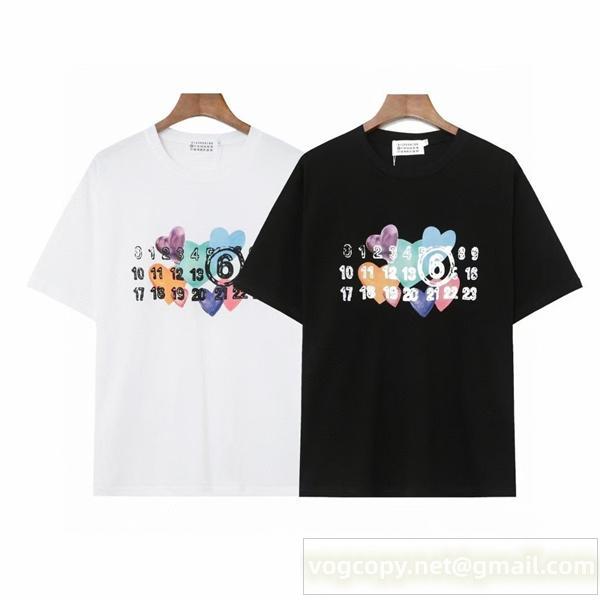 ★2026コレクション★メゾン マルジェラ スーパーコピー Ｔシャツ ロゴ プリント ハート ♡ 2色 MM6 Maison Margiela