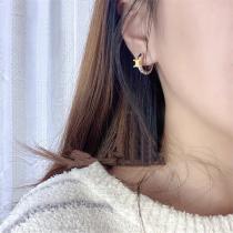 ★顔周りを華やか★CELINE コピー ピアス トリオンフ ロゴ ゴールド 20...