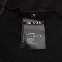 プラダ コピー ハーフパンツ メタル 三角 ロゴ おしゃれ クラシック 軽やか 柔らかい PRADA