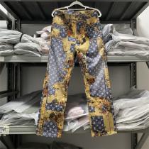 ルイヴィトン コピー ジーンズ キャンプファイヤー デニム 炎 モノグラム 柄 カジュアル LOUIS VUITTON 