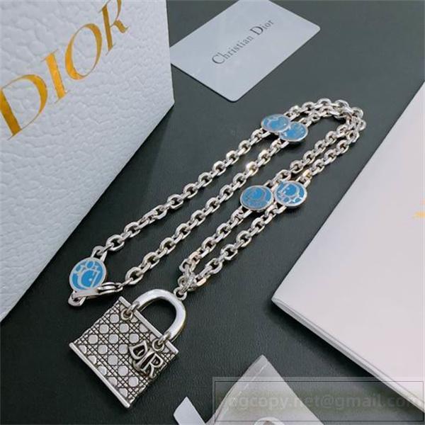 注目の新作 ディオール コピー ネックレス シルバーチェーン ブルーディスク バッグモチーフフ DIOR