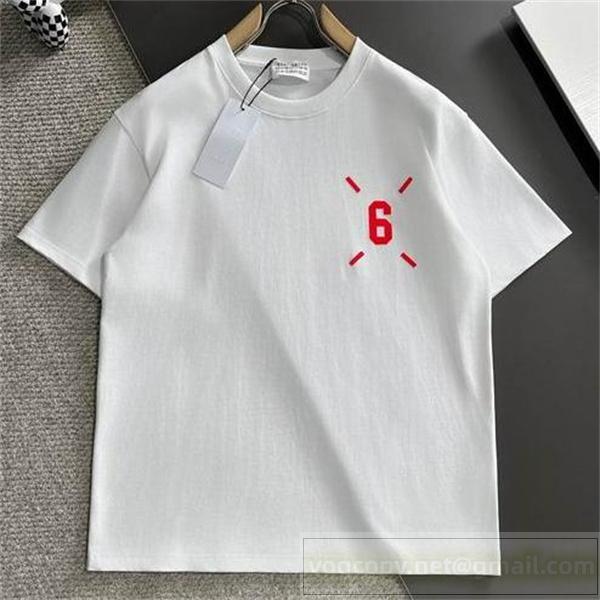 Maison Margiela スーパーコピー Tシャツ 赤い数字デザイン ロゴ メゾン マルジェラ