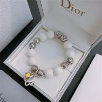 新登場 DIOR 偽物 ブレスレット ホワイトビーズ シルバー ロゴチャーム ディオール