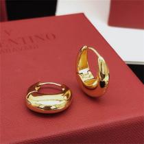 CELINE 偽物 ピアス トリオンフ モチーフ ゴールド エレガンス セリーヌ