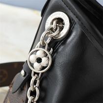 LOUIS VUITTON スーパーコピー ハンドバッグ ブラックレザー シルバーチェーン 取り外し可能 ルイヴィトン
