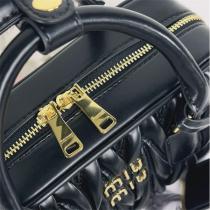 ミュウミュウ 偽物 ハンドバッグ マトラッセ キルティング ダークブラウン ゴールドロゴ MIU MIU