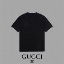 Gucc1 スーパーコピー Tシャツ 筆記体ロゴ クラシックなブラック＆ホワイト シンプルなエレガントスタイル Gucc1