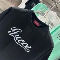 Gucc1 スーパーコピー Tシャツ ロゴ刺繍 シンプルで洗練されたデザイン バーガンディ＆クリームカラー Gucc1
