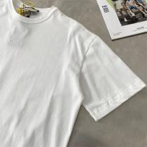 Gucc1 コピー  Tシャツ 同系色 刺繍ロゴ 上品なブラック＆ホワイト カジュアルでありながらラグジュアリー Gucc1
