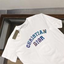 ディオール 偽物 Tシャツ カラフルロゴ アート的なフォント 現代的なデザイン DIOR